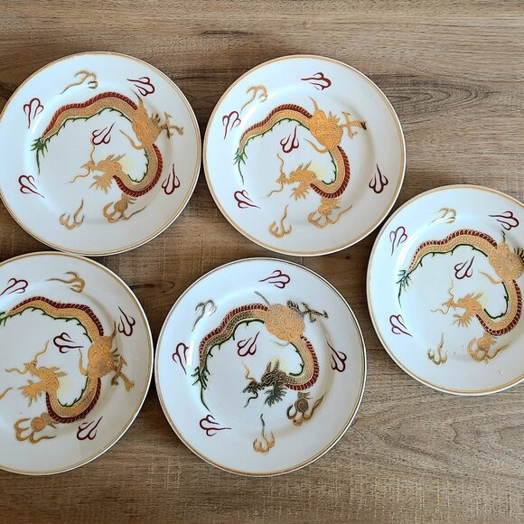 Set of 5 1940s Dragonware Kutani porcelain desert plates with dragons design. - Picture 1 of 6